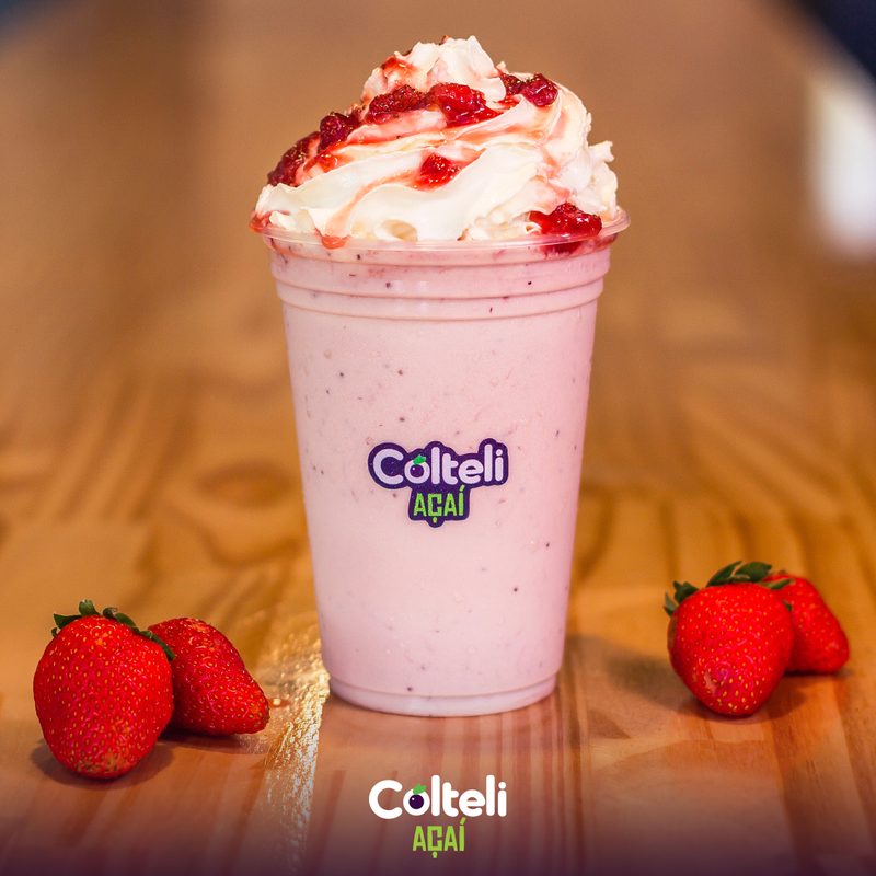 Milk-shake de morango Colteli Açaí